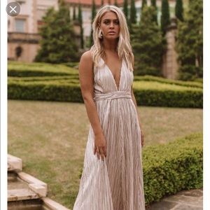 Maxi dress shiny gold